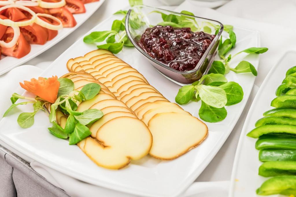 Jedlo v ubytovaní bed & breakfast alebo blízkom okolí