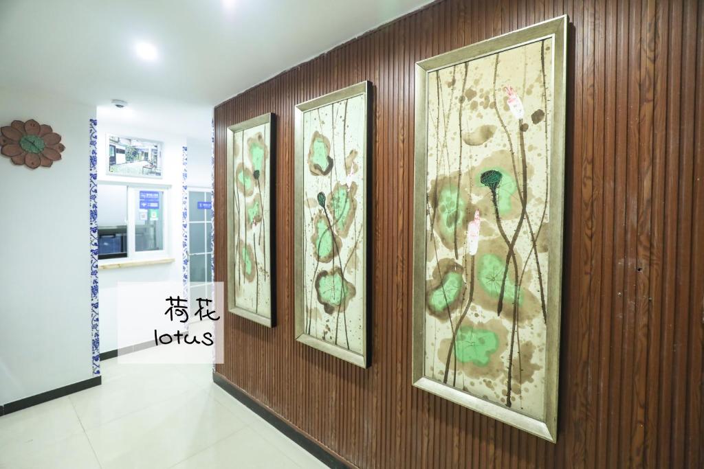 重慶市にある弱水咖啡国际青旅 Only Cafe and Backpackerのギャラリーの写真