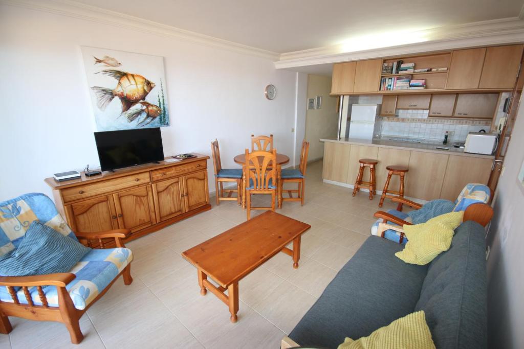 Kuchyň nebo kuchyňský kout v ubytování SOTA 3 by RENTMEDANO Beach front, spectacular ocean views, parking, WiFi
