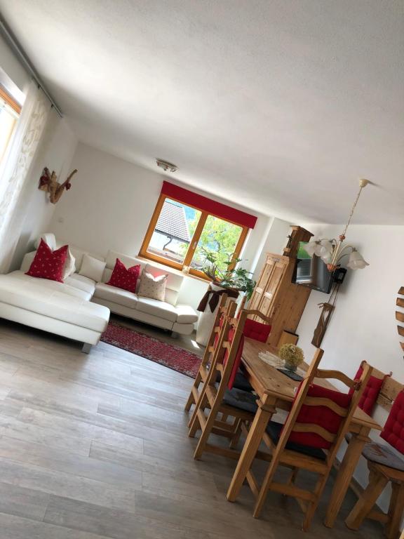 Posedenie v ubytovaní Apartment Sunshine Bruck am Ziller