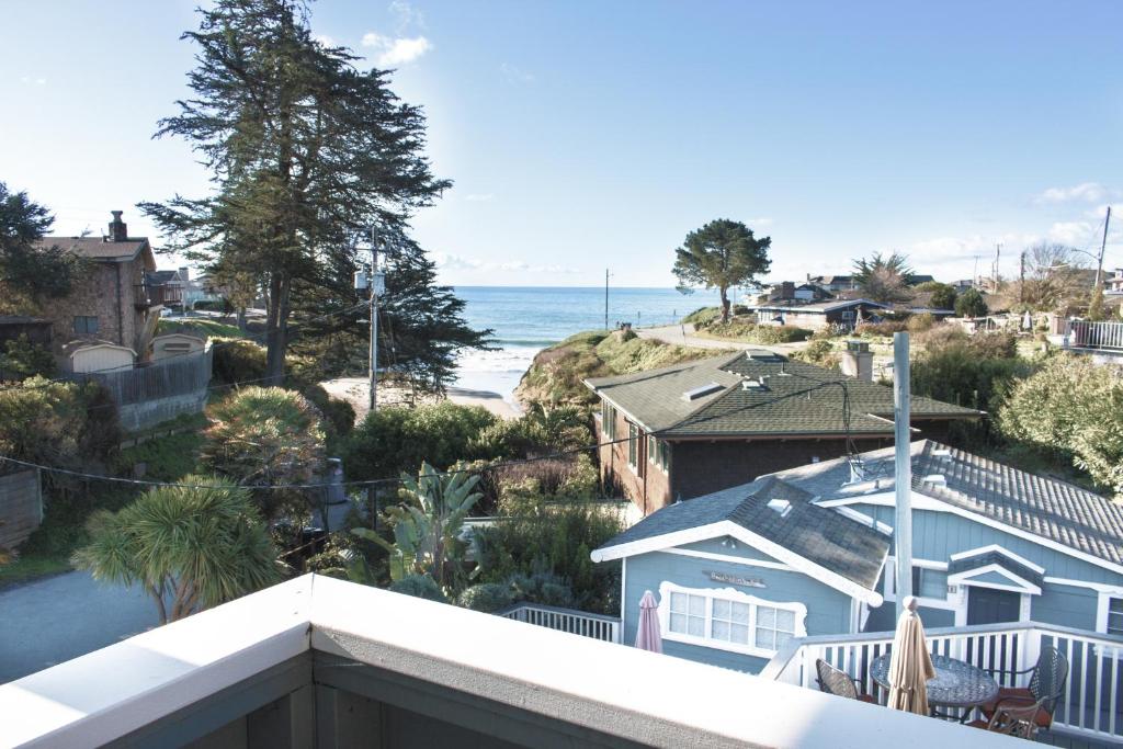 Ocean Echo Inn & Beach Cottages - Captains Quarters (12), Ocean View King - No Pets