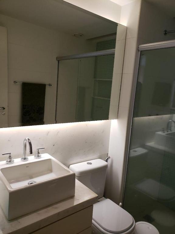  Mountain view newly furnished luxury apartment in Reserva Jardim
