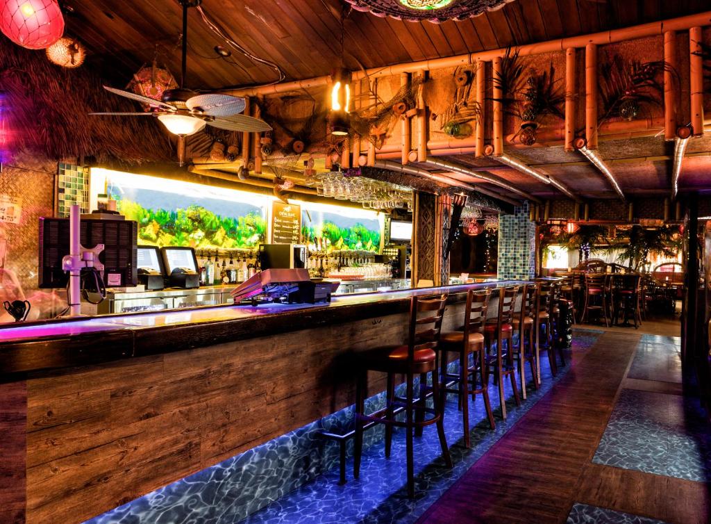 Lounge nebo bar v ubytování Hotel-Motel Coconut