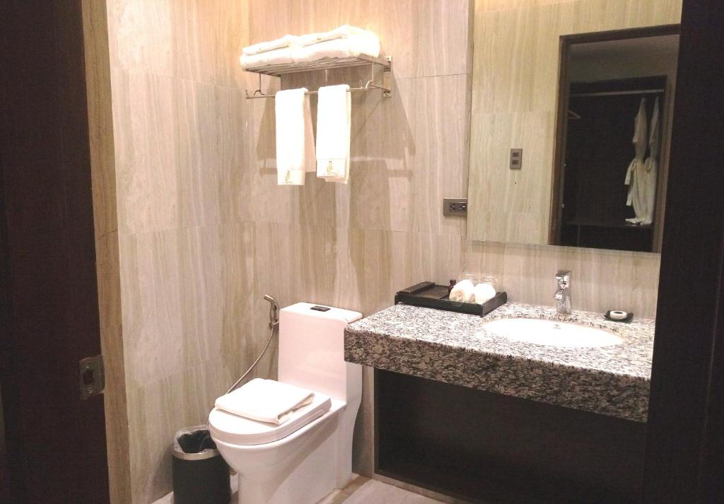 Koupelna v ubytování J7 Plaza Hotel
