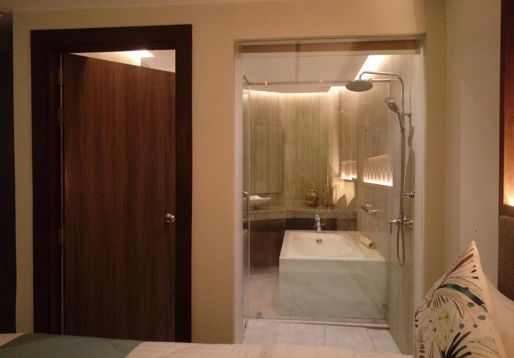 Koupelna v ubytování J7 Plaza Hotel