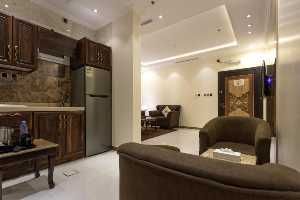 Kuchyň nebo kuchyňský kout v ubytování Al Mokhtar 2 Furnished Units