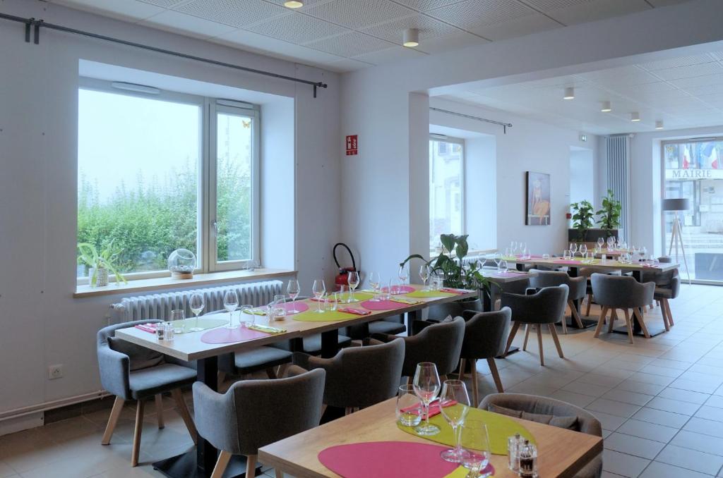 Restaurace v ubytování Logis Hôtel Le Confluent