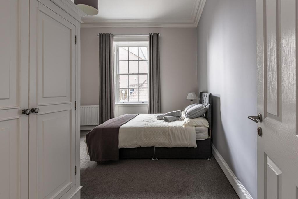 6 Bed, Newcastle City Centre Apartment - 5 St James Street