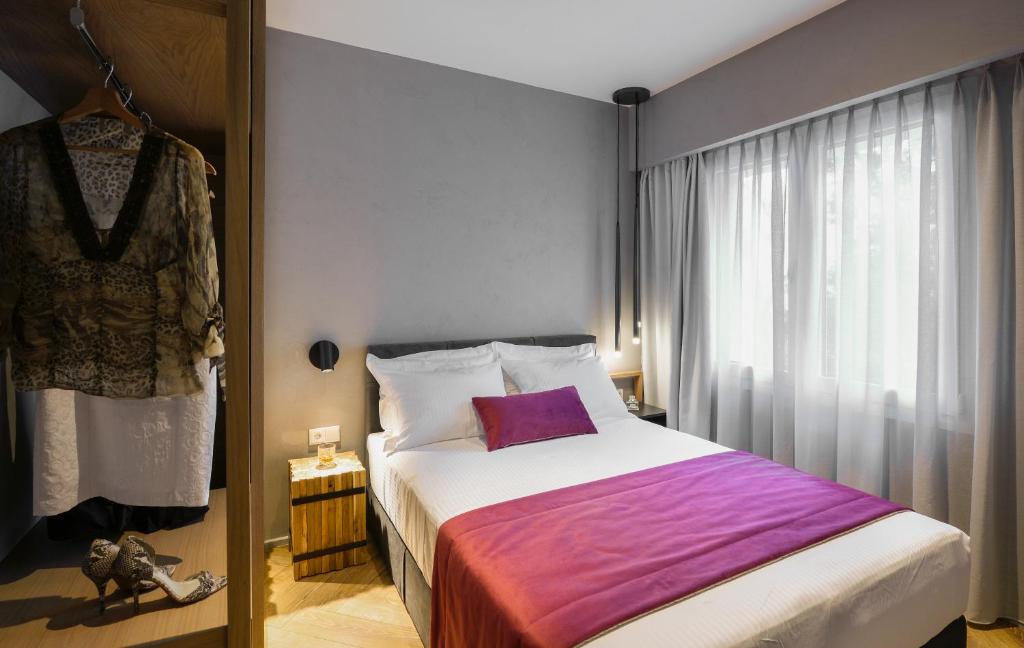 Olvios Luxury Suites - 18