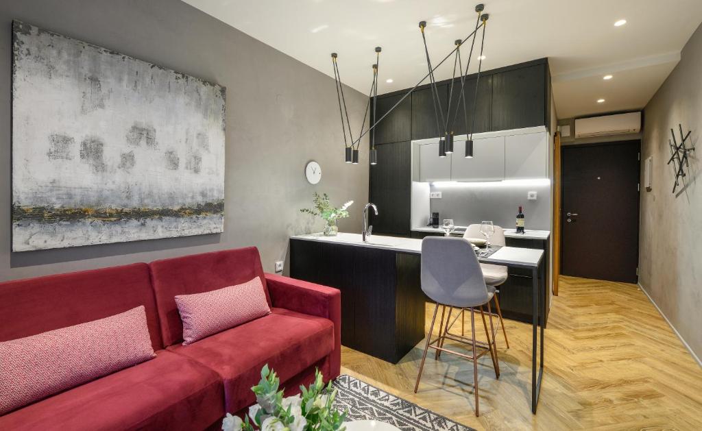 Olvios Luxury Suites - 1