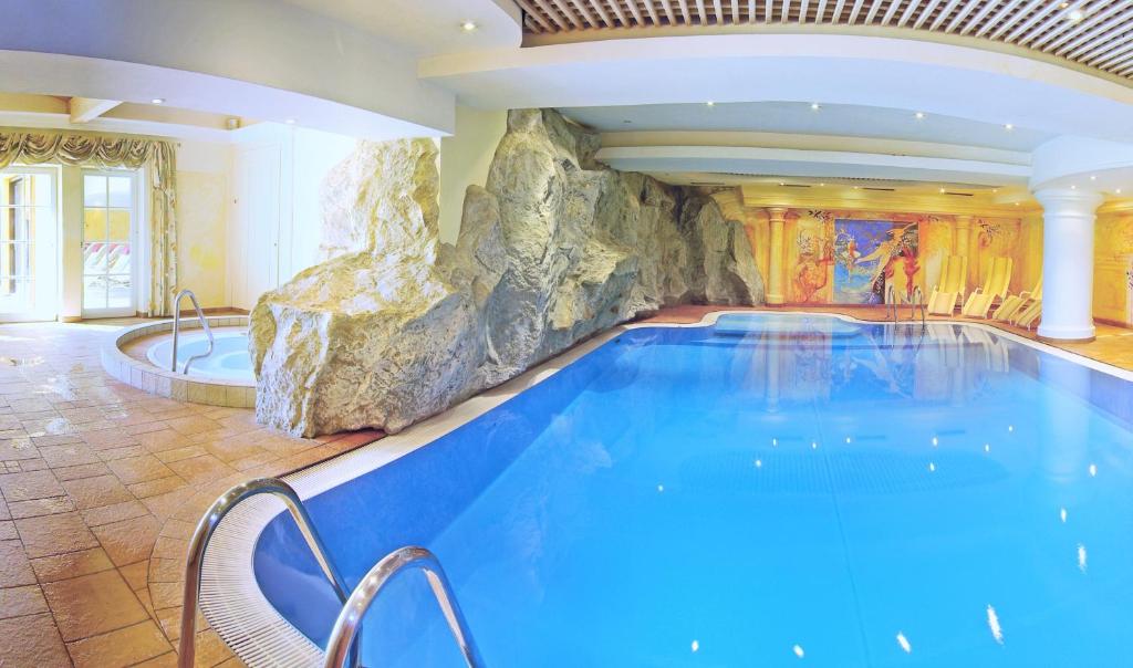 Bazén v ubytování Vital & Sporthotel Brixen nebo v jeho okolí