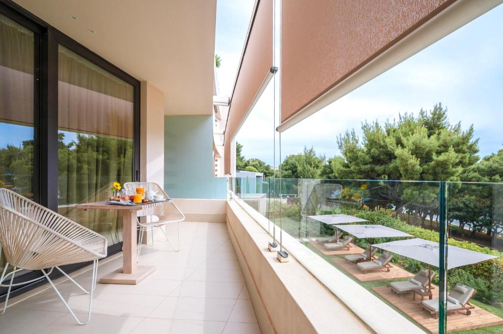 Somewhere Vouliagmeni - Resim 41