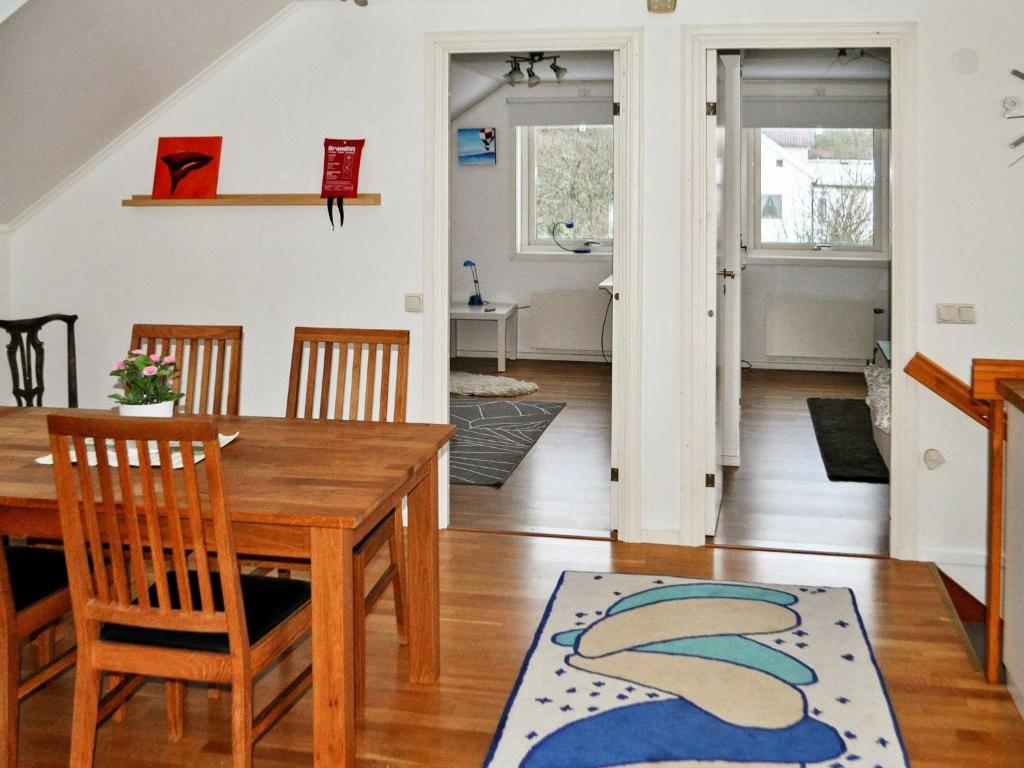 Kuchyň nebo kuchyňský kout v ubytování 6 person holiday home in kode