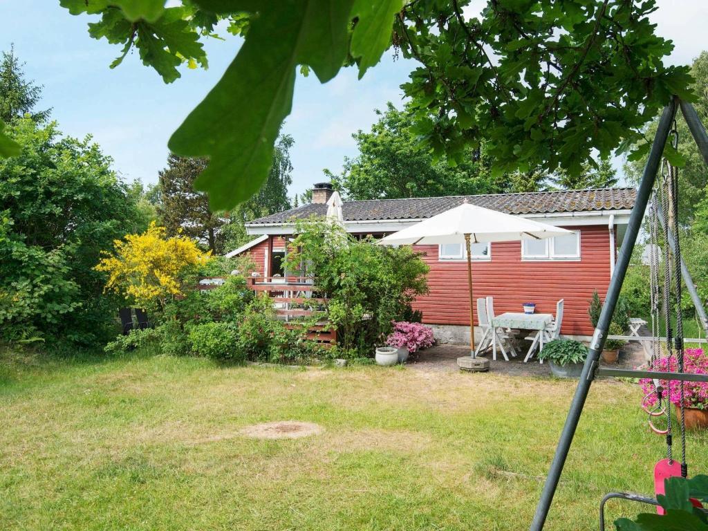 Zahrada ubytování 4 person holiday home in Grenaa-By Traum