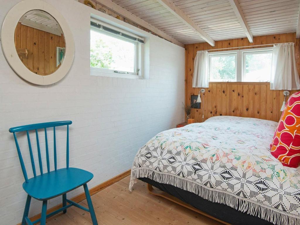 Postel nebo postele na pokoji v ubytování 4 person holiday home in Grenaa-By Traum