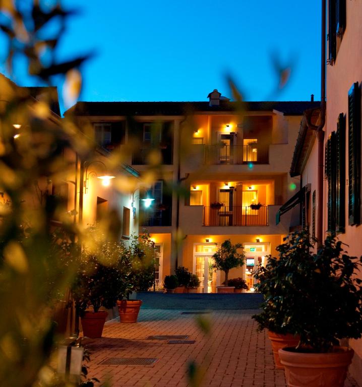 Budova, kde se hotel nachází