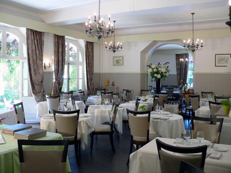 Restaurace v ubytování Logis Hotel Restaurant Nougier