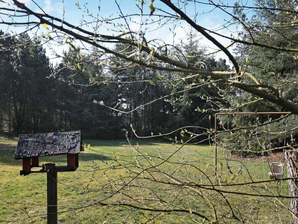 Zahrada ubytování 4 person holiday home in Oksbøl-By Traum