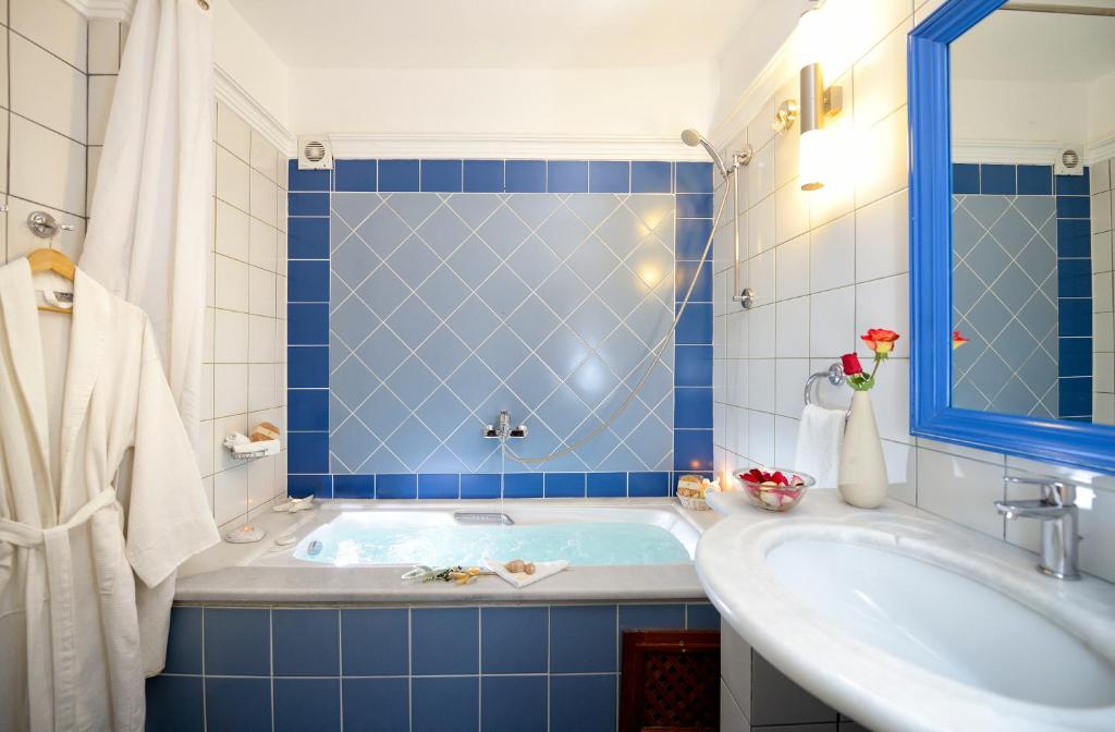 Koupelna v ubytování Tamarix Del Mar Suites