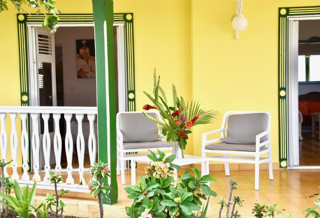 Posezení v ubytování Villa Guadeloupe Saint François Accès Mer Piscine IGUANA BAY - Villa Zagadi
