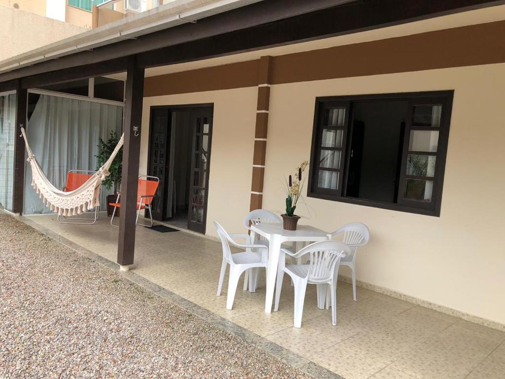  Belíssima casa com 4 quartos