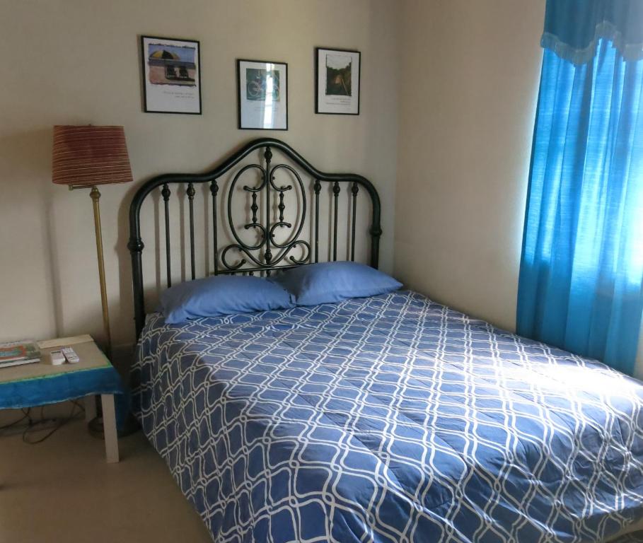 Postel nebo postele na pokoji v ubytování Gemini House Bed & Breakfast