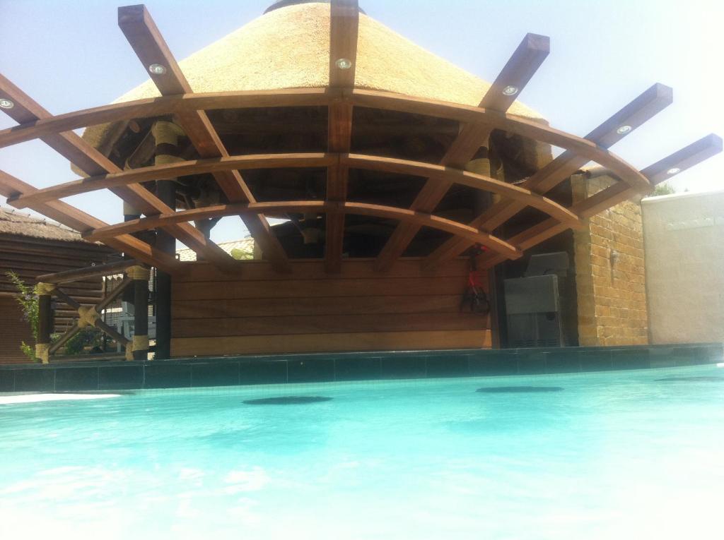 Basen w obiekcie Villa Campito lub w pobliżu