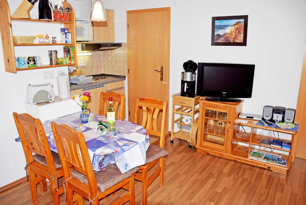 Kuchyň nebo kuchyňský kout v ubytování Ferienappartements in Gager auf Ru