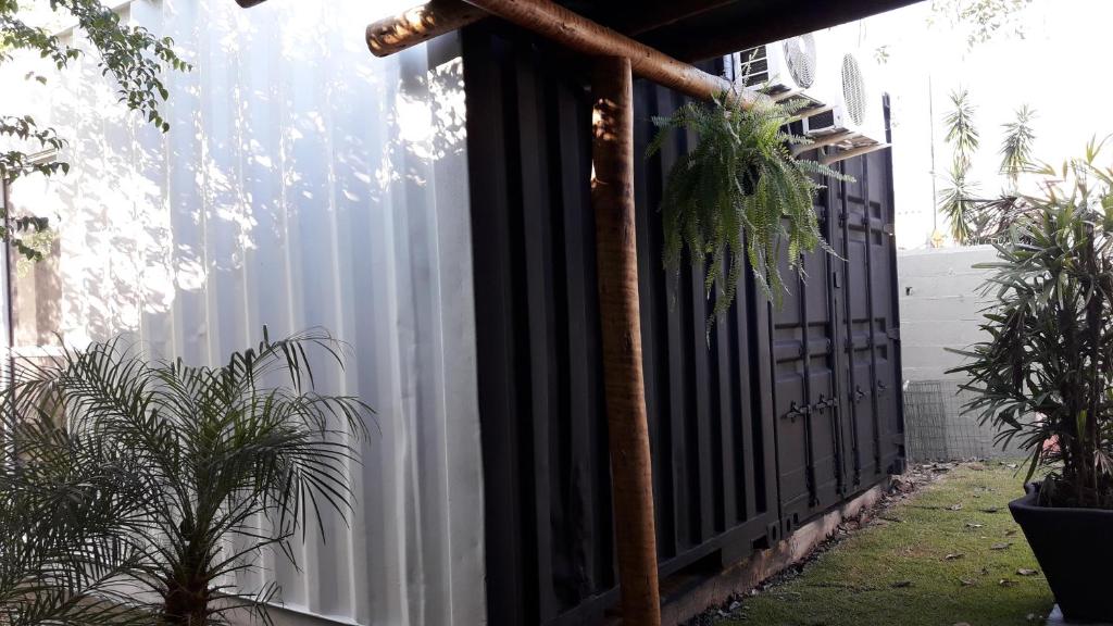  Lolosa Suítes Container