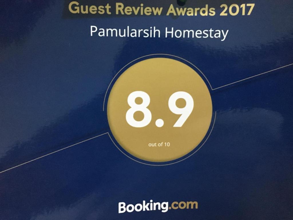 Certifikát, hodnocení, plakát nebo jiný dokument vystavený v ubytování Pamularsih Homestay