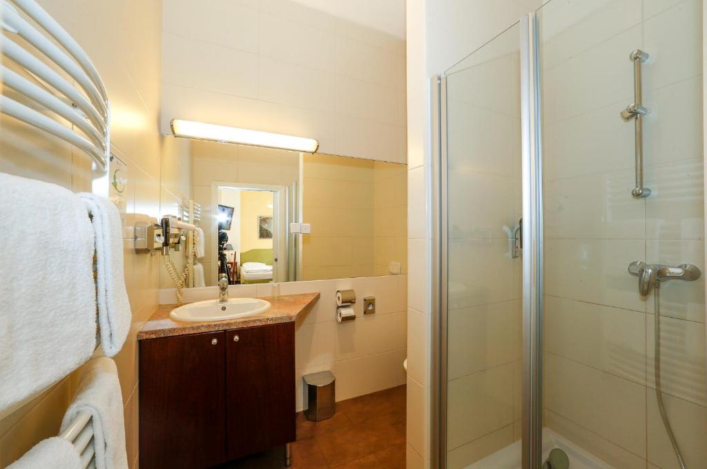 Timeout City Hotel, 5 min to city center, Self Check In - Resim 15