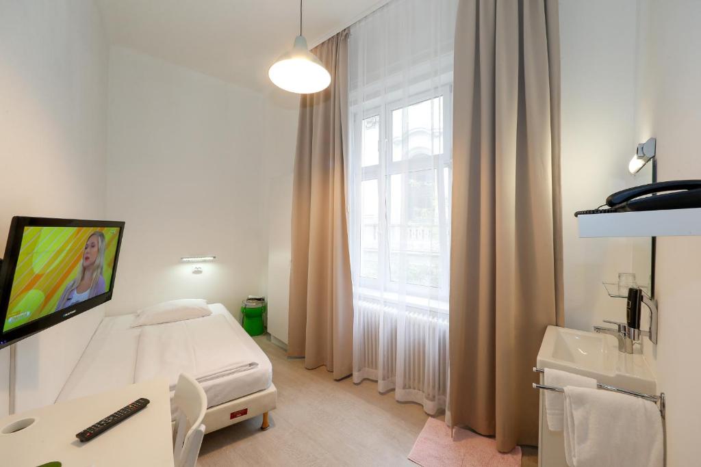 Timeout City Hotel, 5 min to city center, Self Check In - Resim 25