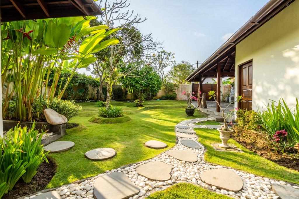 Zahrada ubytování Pristine Yuyu Villa Balian