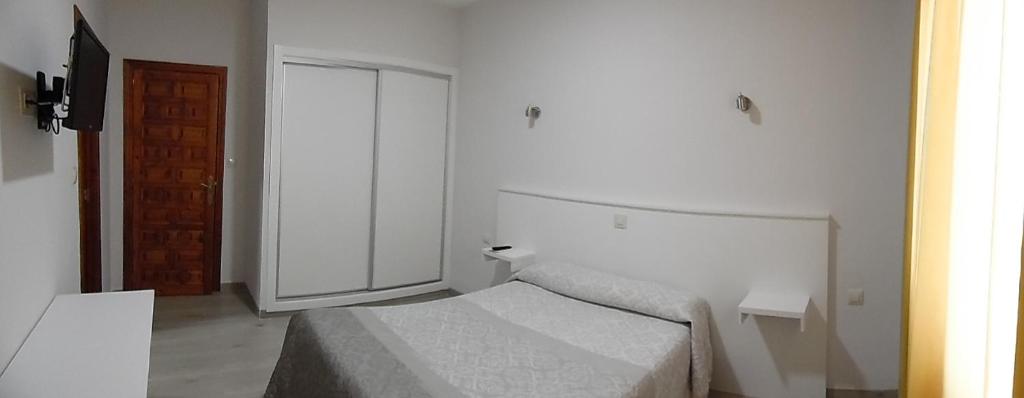 Hostal Arias - Double Room With Private Bathroom