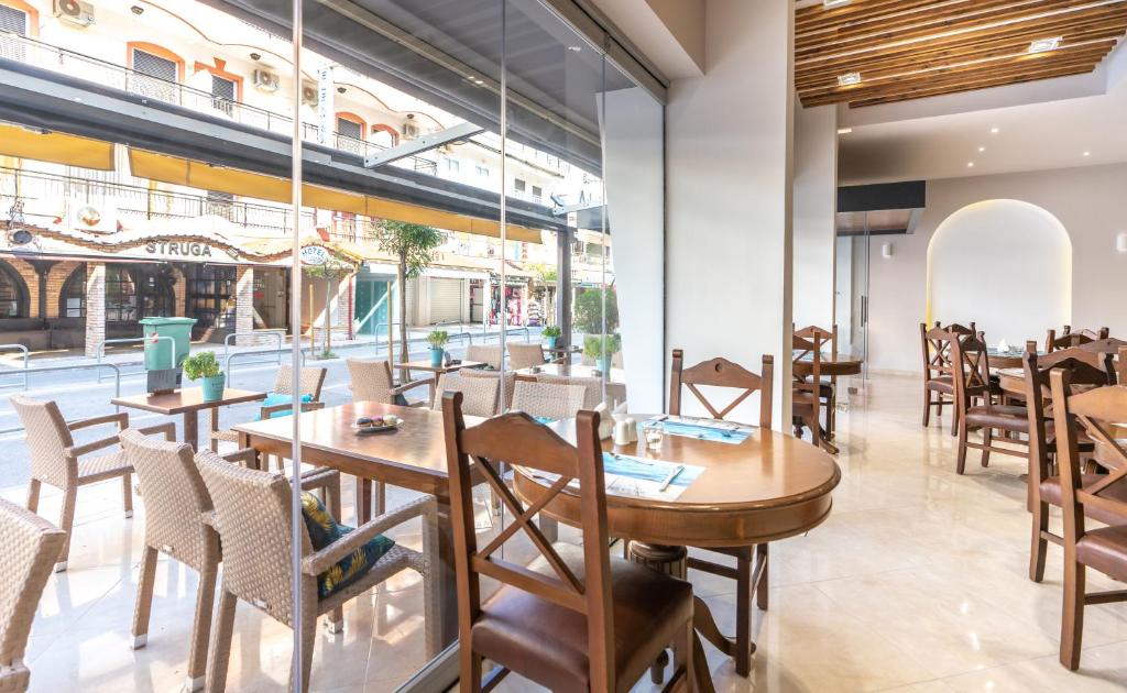 Restaurace v ubytování Paralia Beach Boutique Hotel