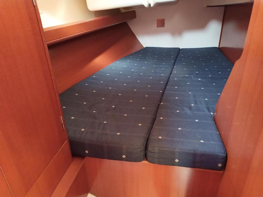Posteľ alebo postele v izbe v ubytovaní Cruising Boat for up to 6 people in MASNOU
