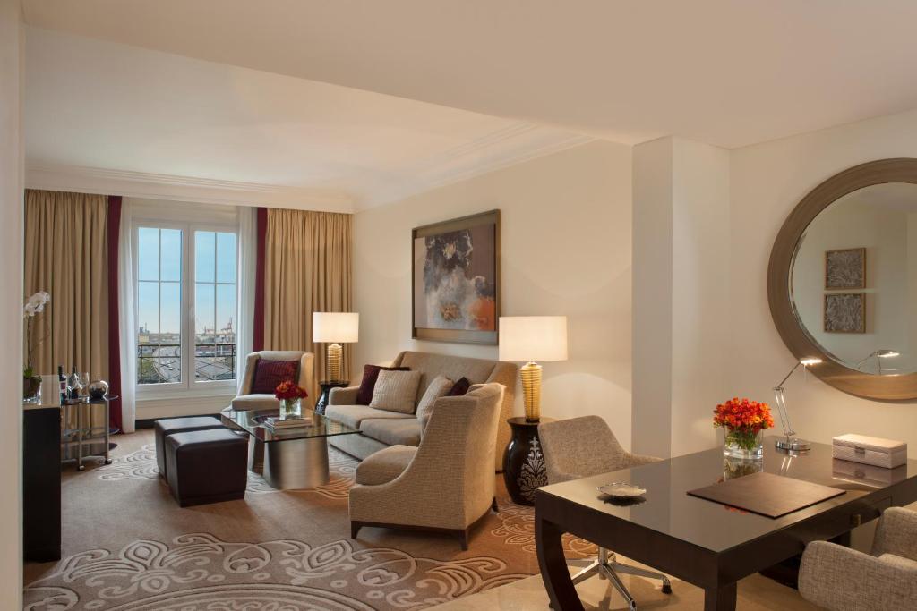 King Suite with City View