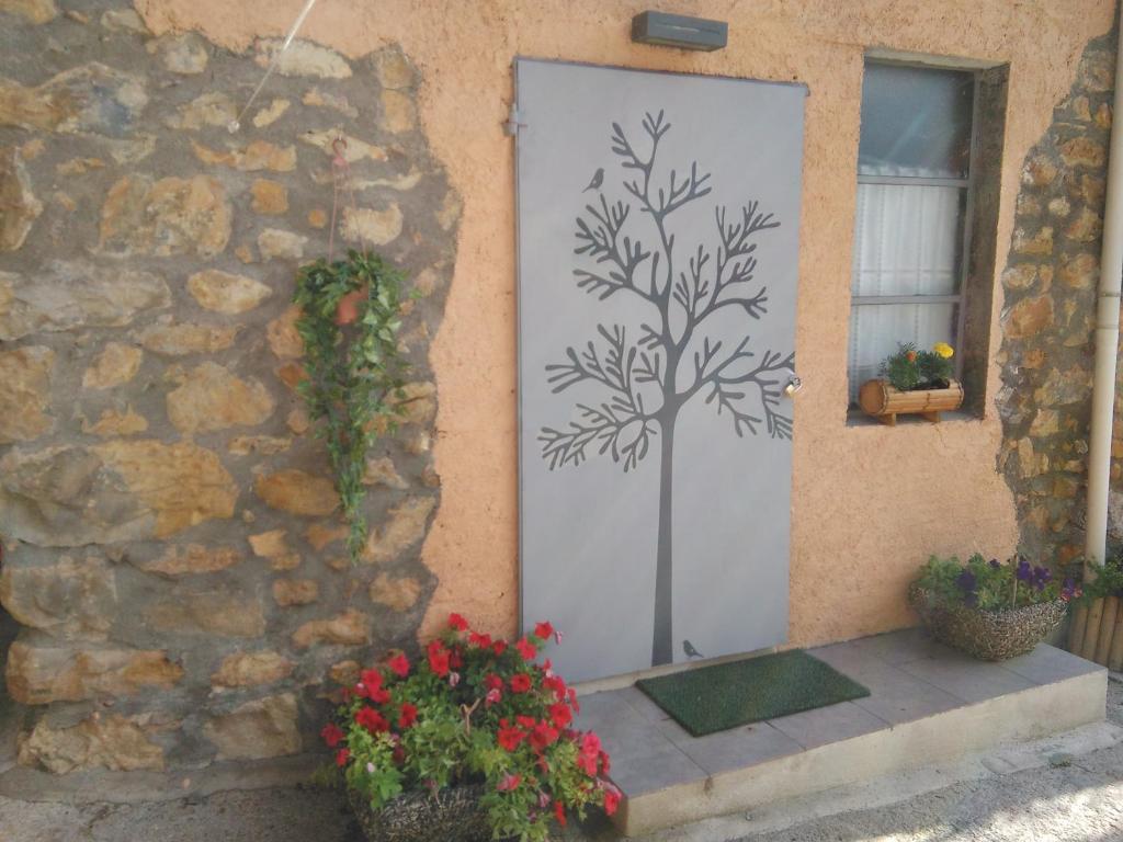 Vonkajšia záhrada v ubytovaní Casa rural Can Canà Natura a la Cerdanya