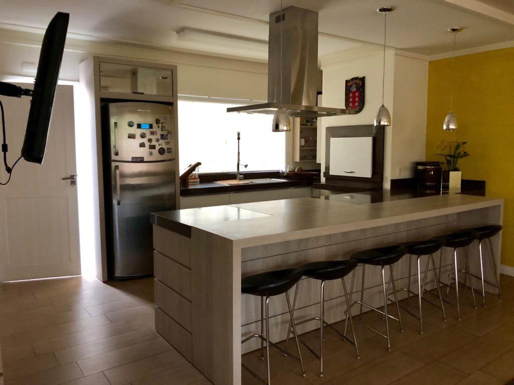  Linda casa 4 quartos no melhor bairro de Floripa