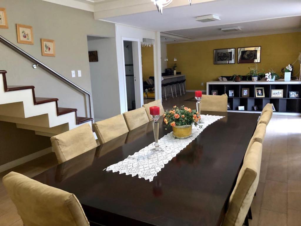  Linda casa 4 quartos no melhor bairro de Floripa