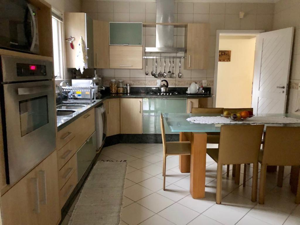  Linda casa 4 quartos no melhor bairro de Floripa