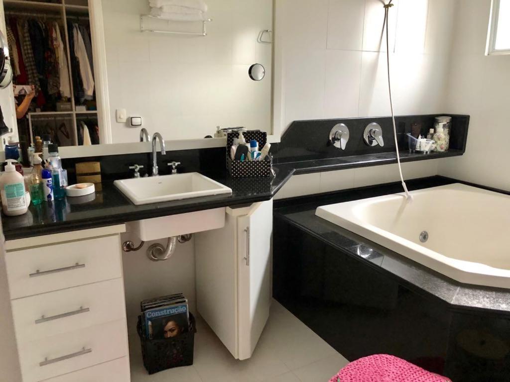  Linda casa 4 quartos no melhor bairro de Floripa