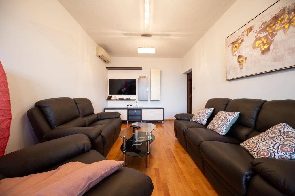 Posedenie v ubytovaní City&Sea view 2BR 4+2