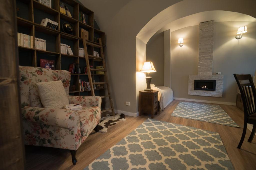 Χώρος καθιστικού στο Colonial Ultra Center Apartment