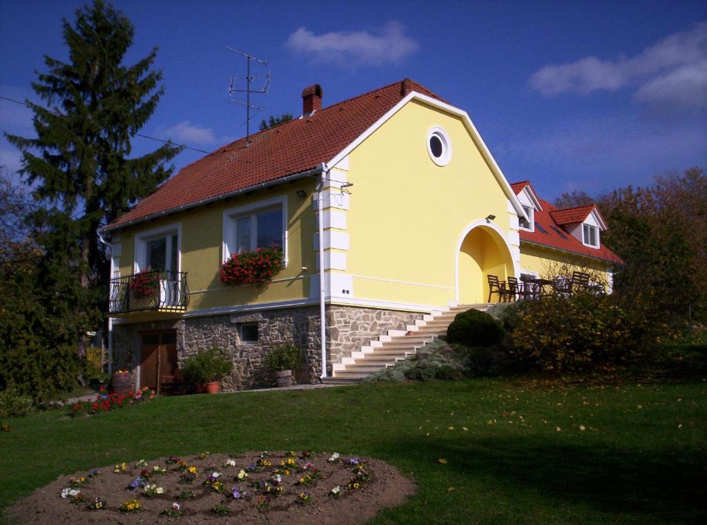 Budova, v ktorej sa apartmán nachádza