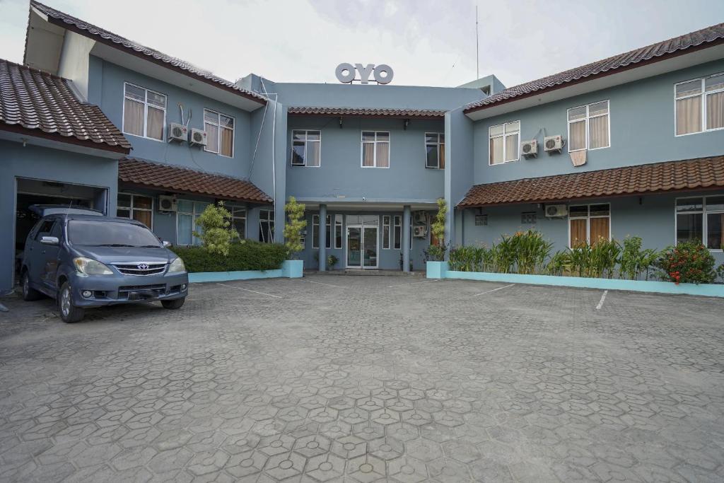 OYO 1844 Bravo Residence