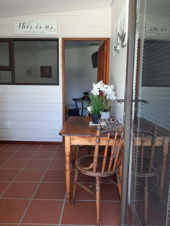 Rustverseker Self Catering Accommodation - Image 9