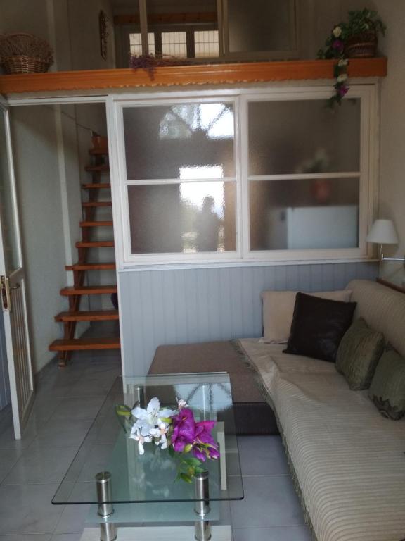 Posezení v ubytování Alkyonis Apartments