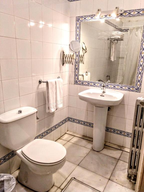 Kúpeľňa v ubytovaní Hotel Simon