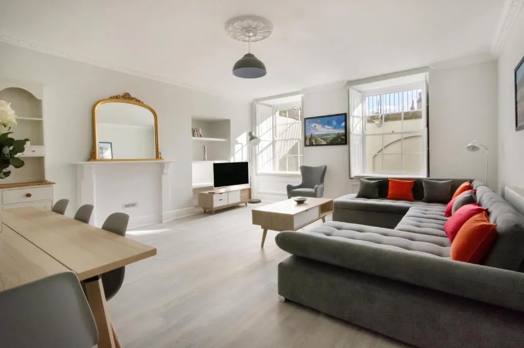 Luxury 2 bedroom Clifton flat with free parking, Bristol, United Kingdom